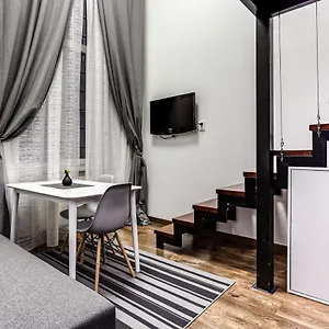 https://valova-13-10-small-studio.hotelslviv.net
